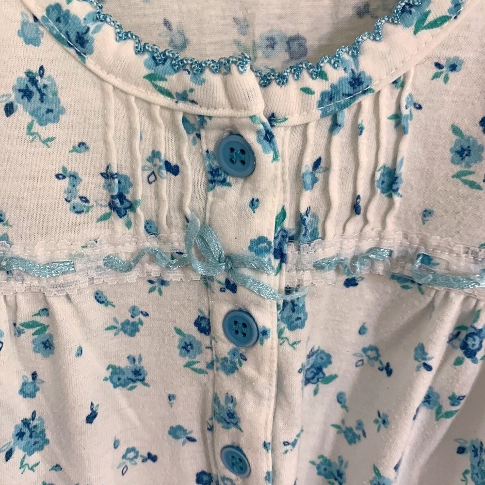 Cozy White Blue Large Floral Cottagecore Short Sleeve Nightgown Sleepshirt - Picture 3 of 6